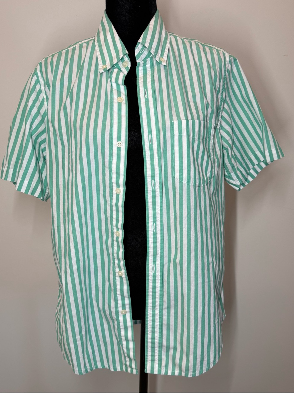 Men's Lands’ End Green and White Striped Short Sleeve Button-Front Shirt M 38-40